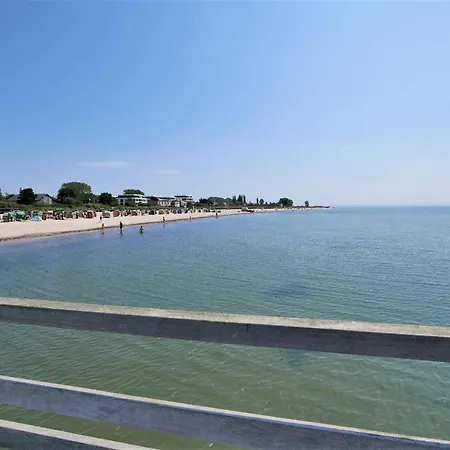 Feriendorf Sudstrand Haus 30 * Нойштадт (Гольштейн)